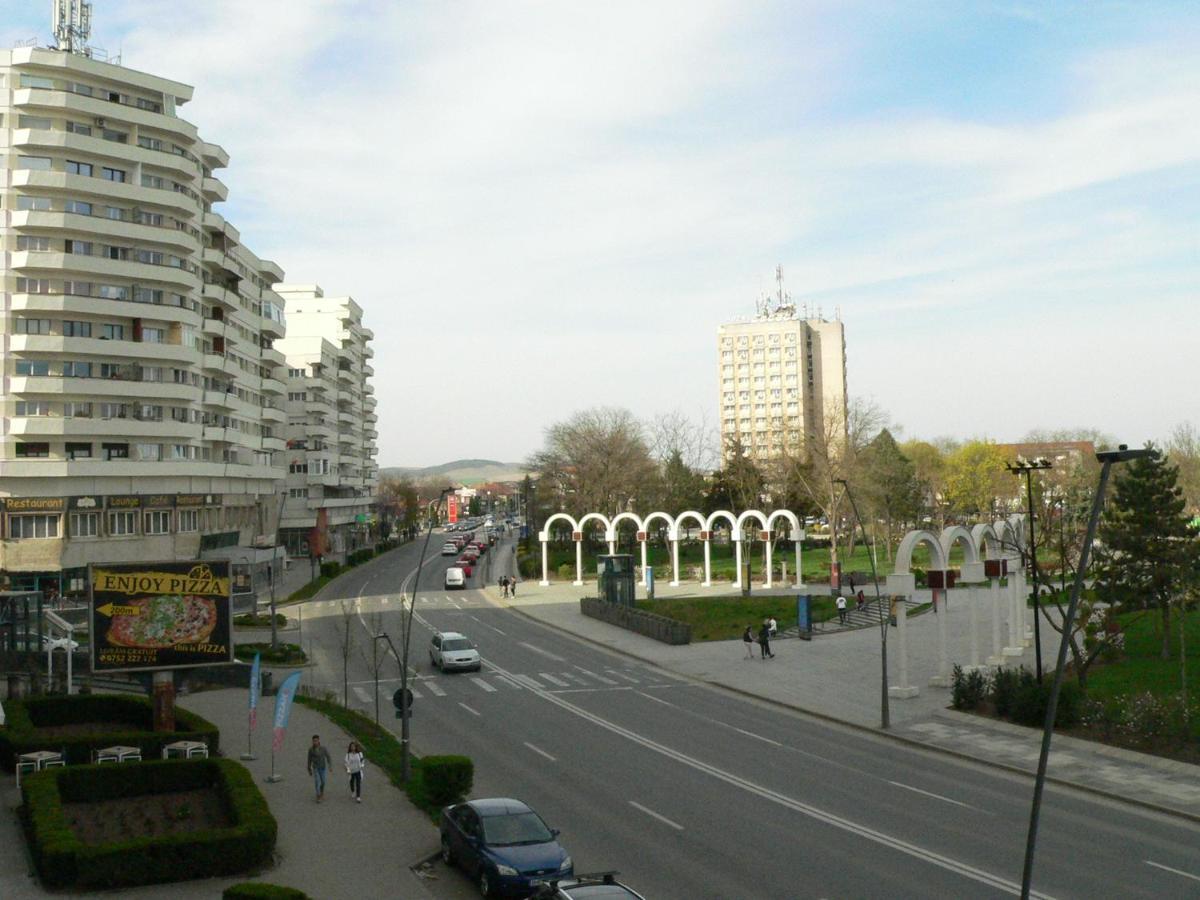 Studio Panoramic With Balcony And Parcul Unirii View Alba Iulia Bagian luar foto